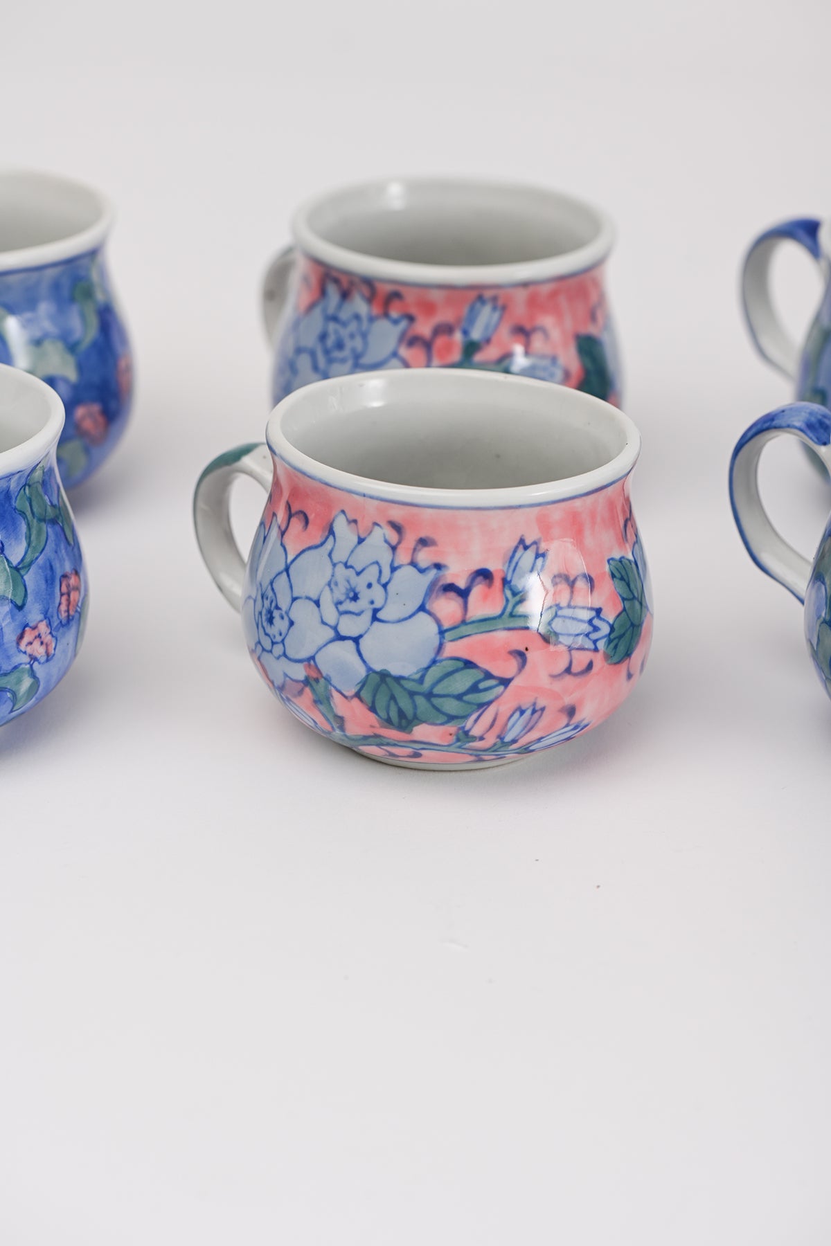 Tazze con design floreale dipinto a mano Teresa Cercava