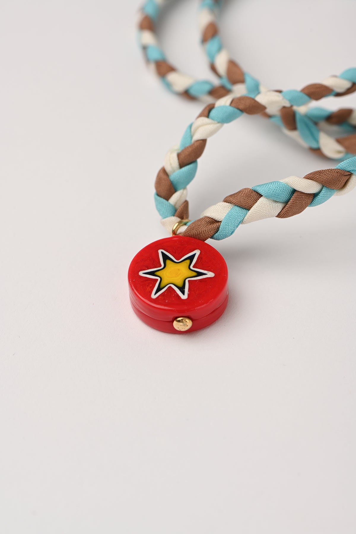 Collana con cordino in seta Bacaressa Amourrina