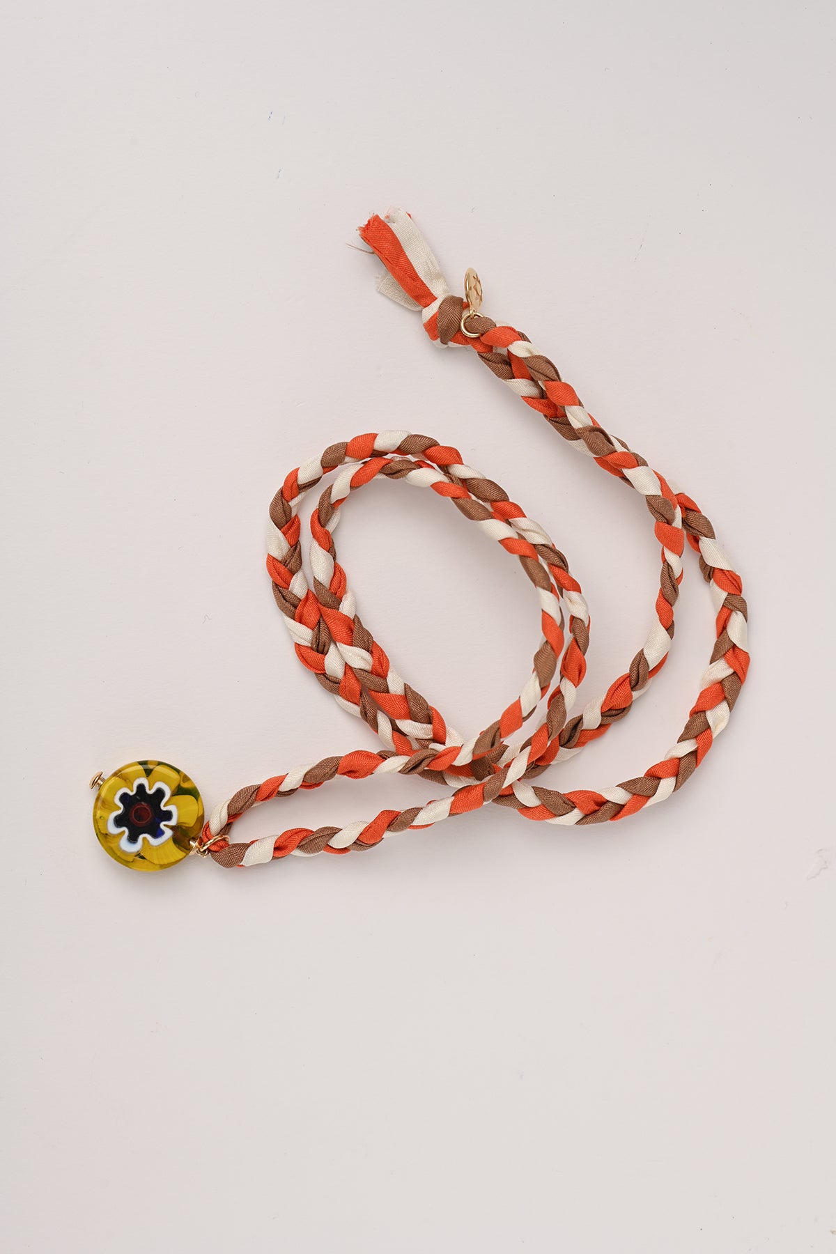 Collana con cordino in seta Bacaressa Amourrina