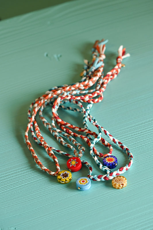 Collana con cordino in seta Bacaressa Amourrina