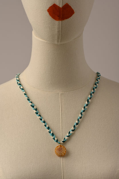 Collana con cordino in seta Bacaressa Amourrina