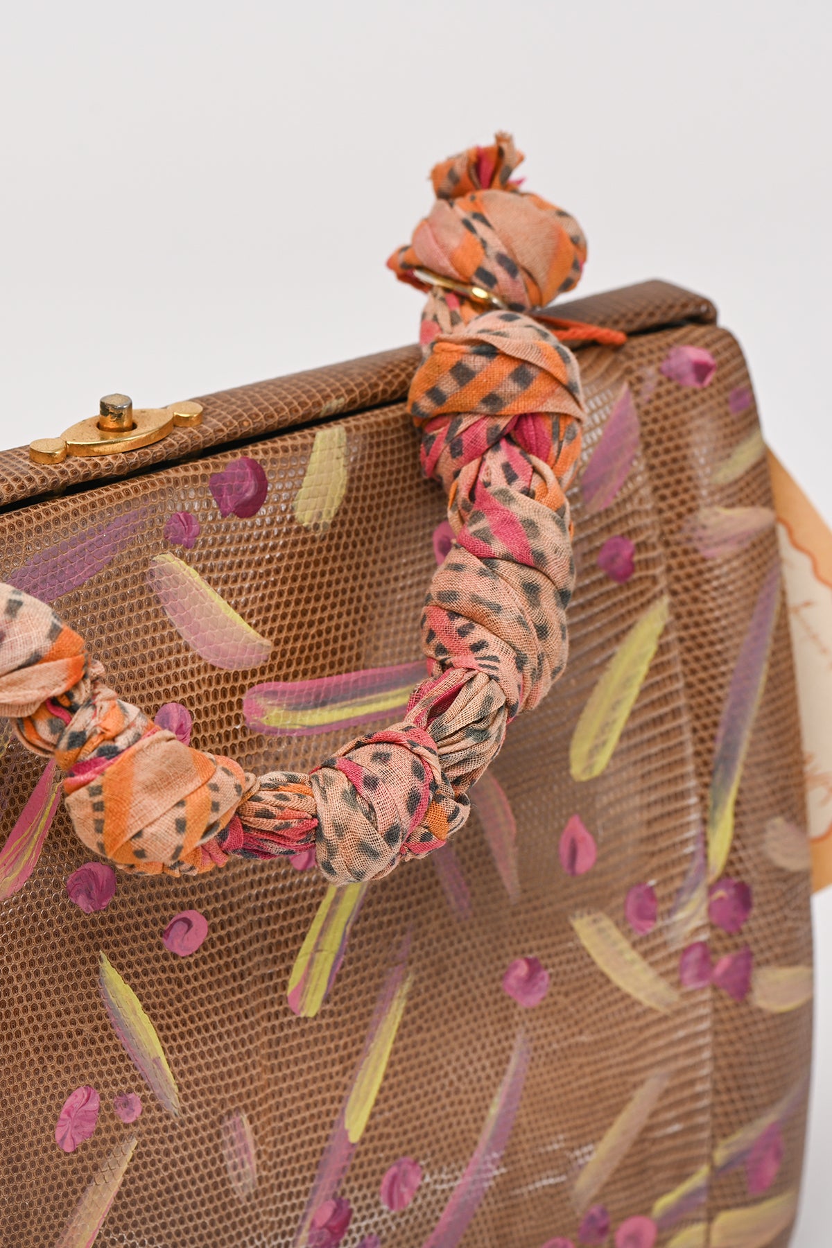 Borsetta dipinta a mano con manico intrecciato