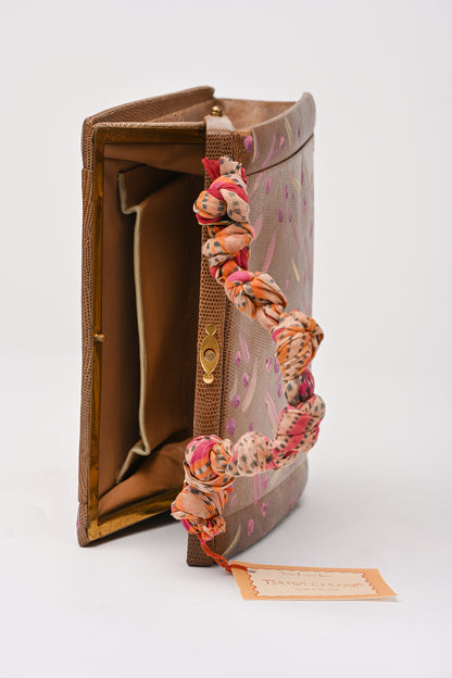 Borsetta dipinta a mano con manico intrecciato