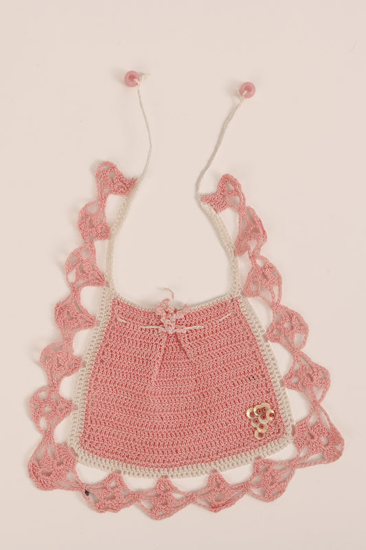 Bavaglino crochet rosa con bordo ricamato Teresa Cercava