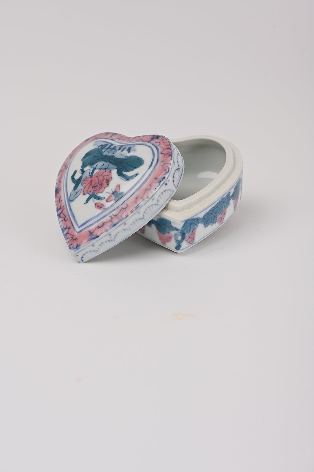 Portagioie cuore in ceramica