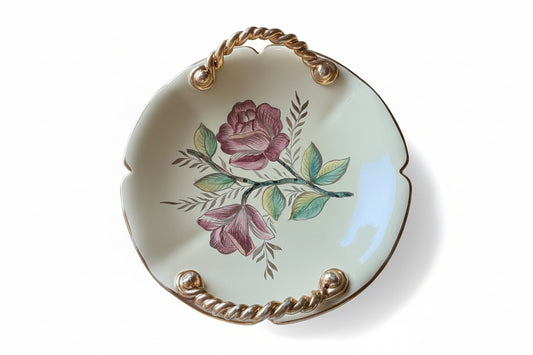 Centrotavola fiori con manici oro