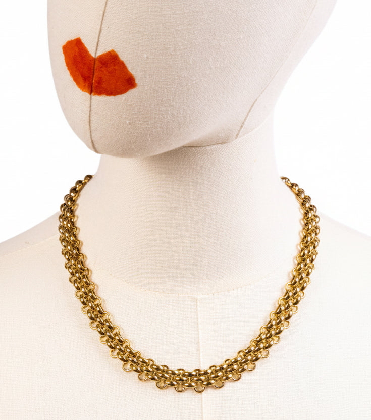 Intertwined necklace